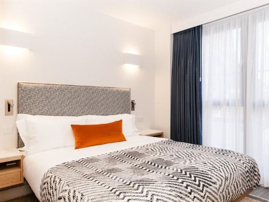 Фото Rockwell East