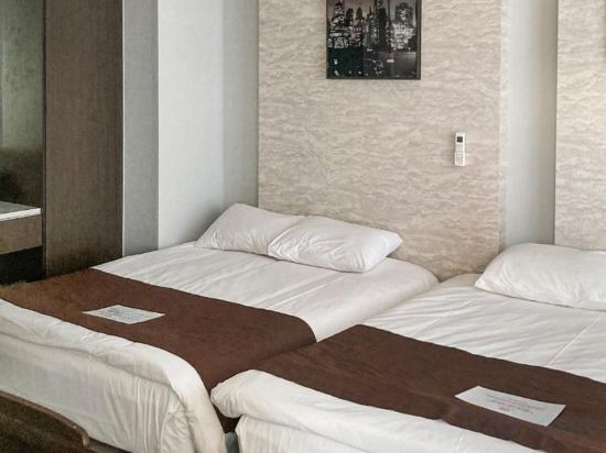 Фото GriffinBay Hotel