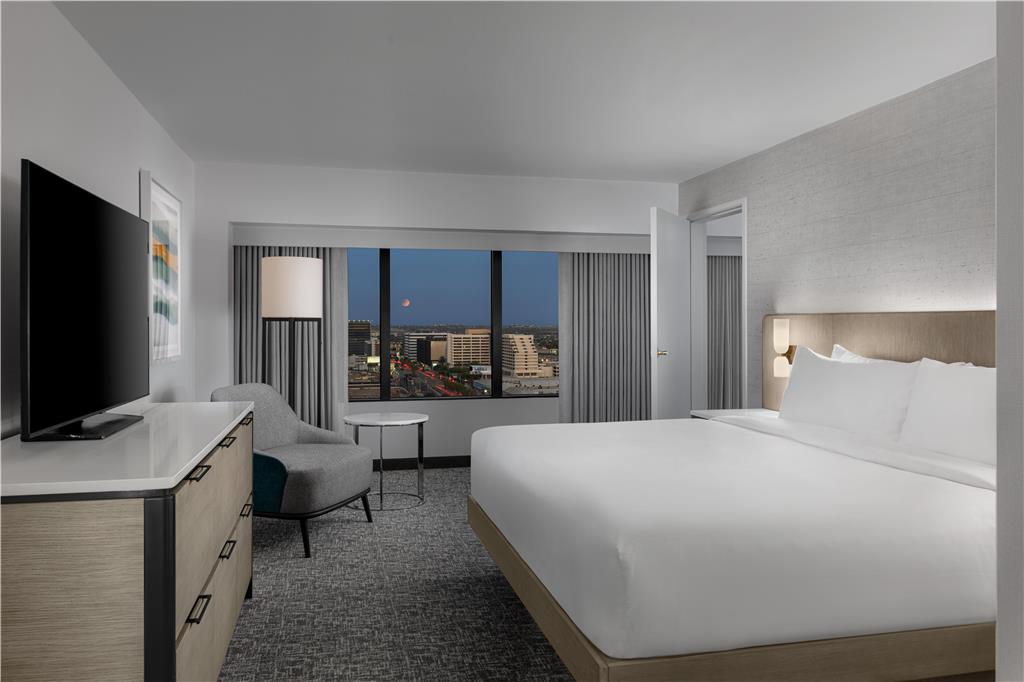 Фото Hilton Los Angeles Airport
