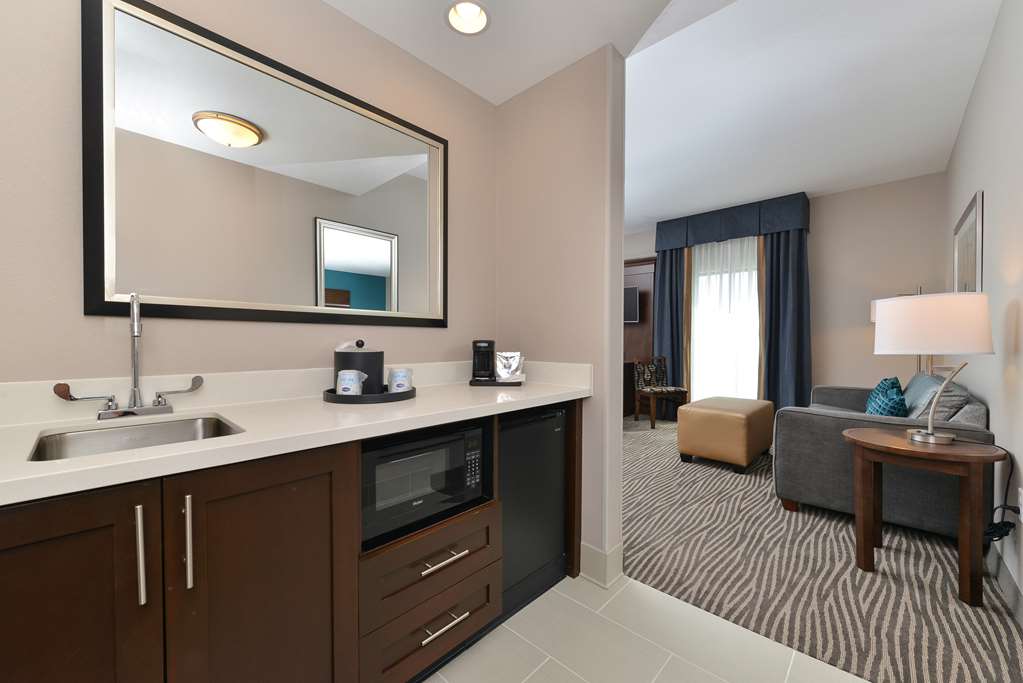 Фото Hampton Inn & Suites Des Moines Downtown