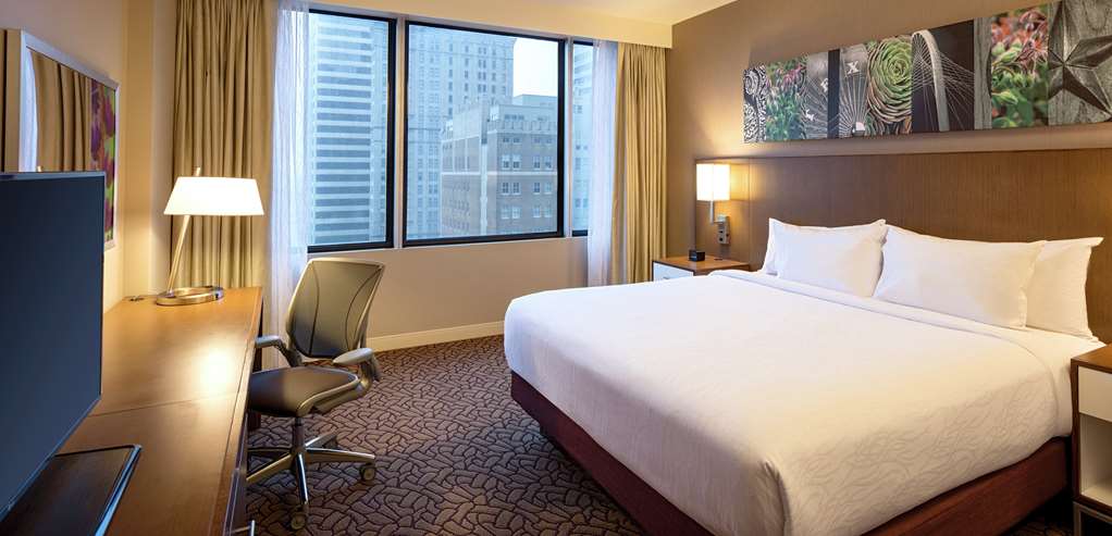 Фото Hilton Garden Inn Downtown Dallas