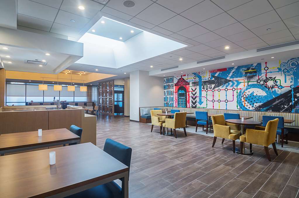 Фото Hampton Inn Chicago North Loyola Station