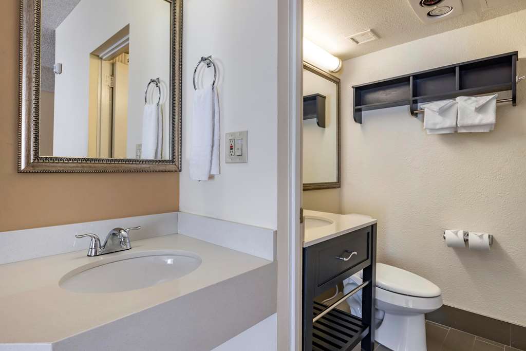 Фото Best Western Plus Thousand Oaks Inn