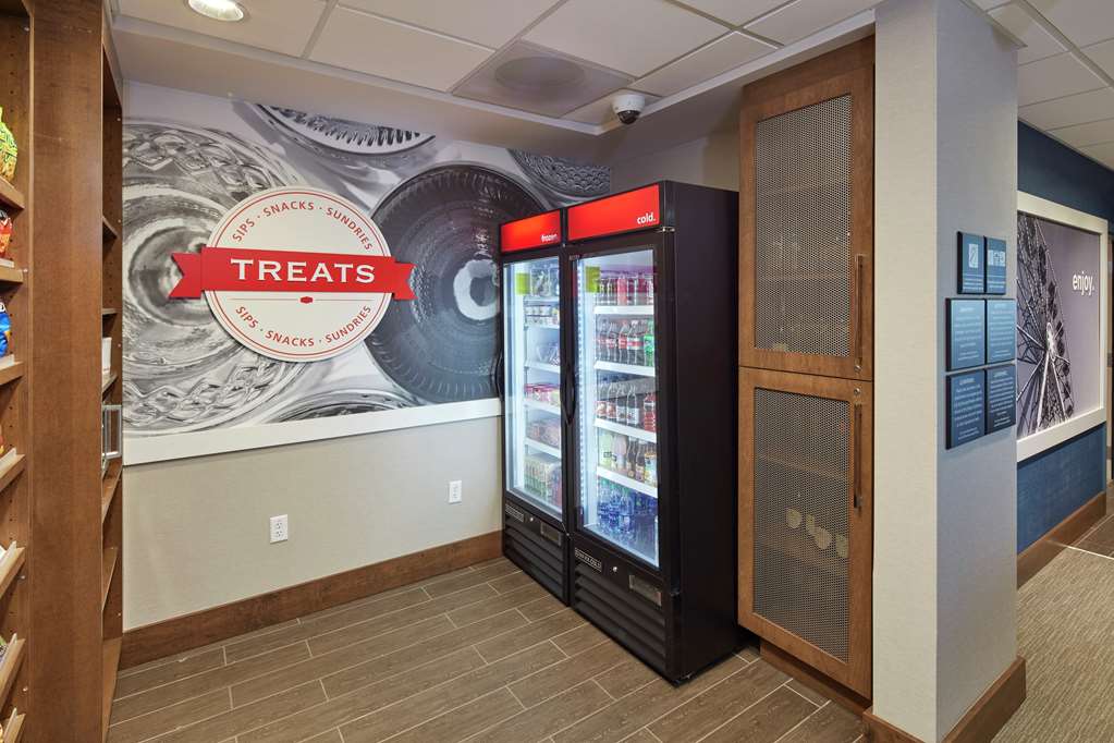 Фото Hampton Inn & Suites Sacramento at Csus