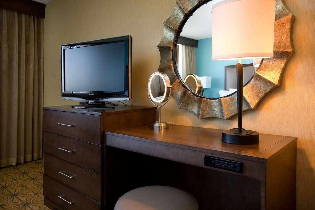 Фото Embassy Suites Hotel Kansas City - International Airport