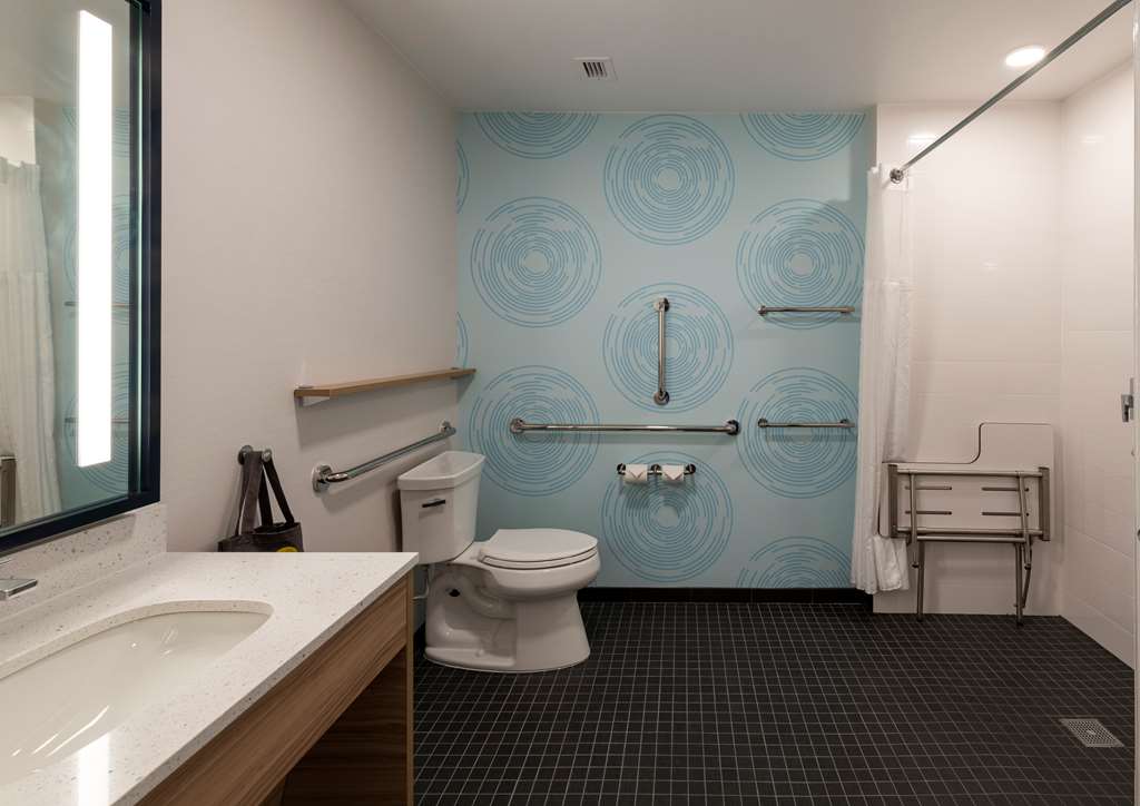 Фото Tru by Hilton Phoenix Glendale Westgate, Az