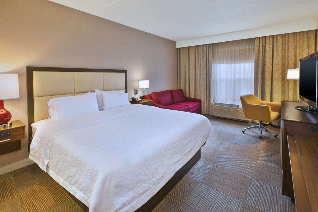 Фото Hampton Inn & Suites Providence/Warwick-Airport