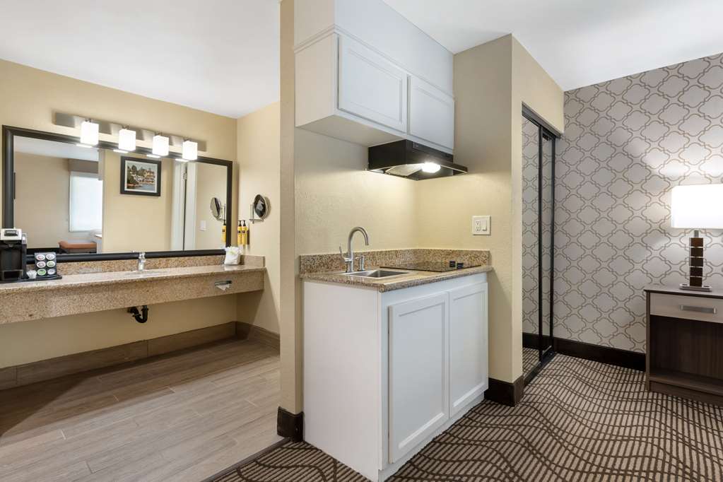 Фото Best Western Plus Heritage Inn