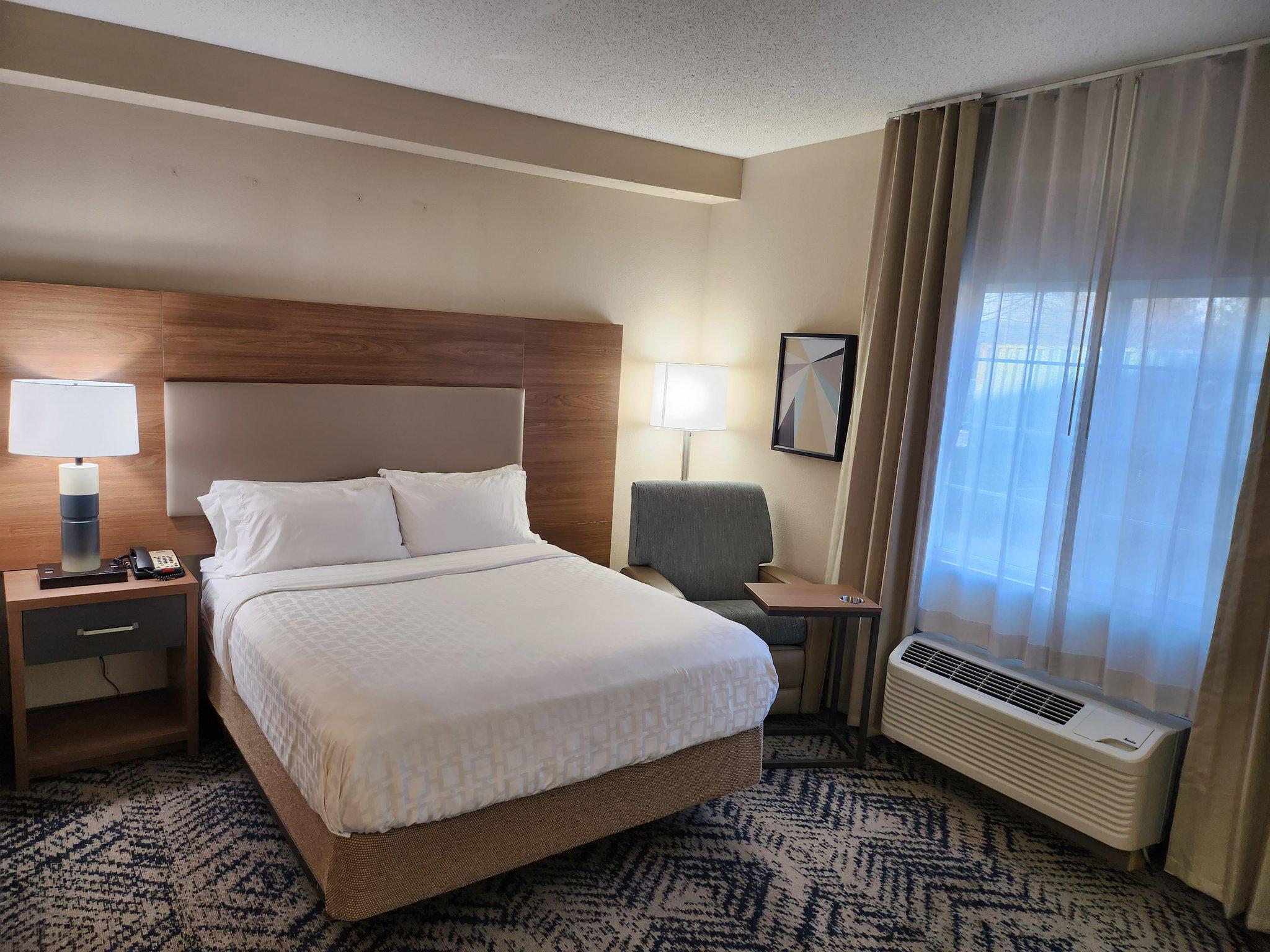 Фото Candlewood Suites Harrisburg, an Ihg Hotel
