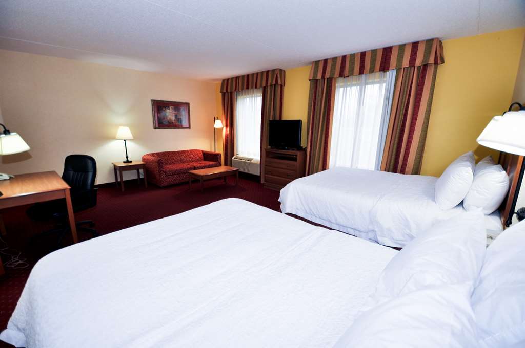 Фото Hampton Inn & Suites Louisville East