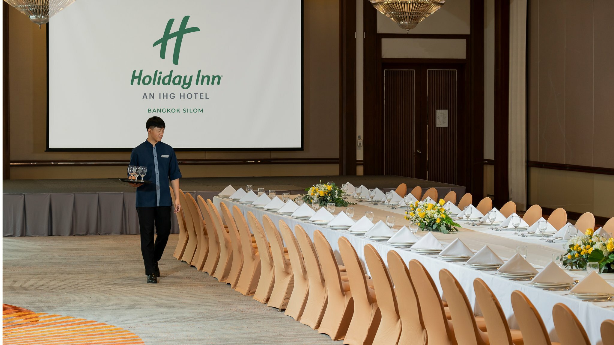 Фото Holiday Inn Bangkok Silom