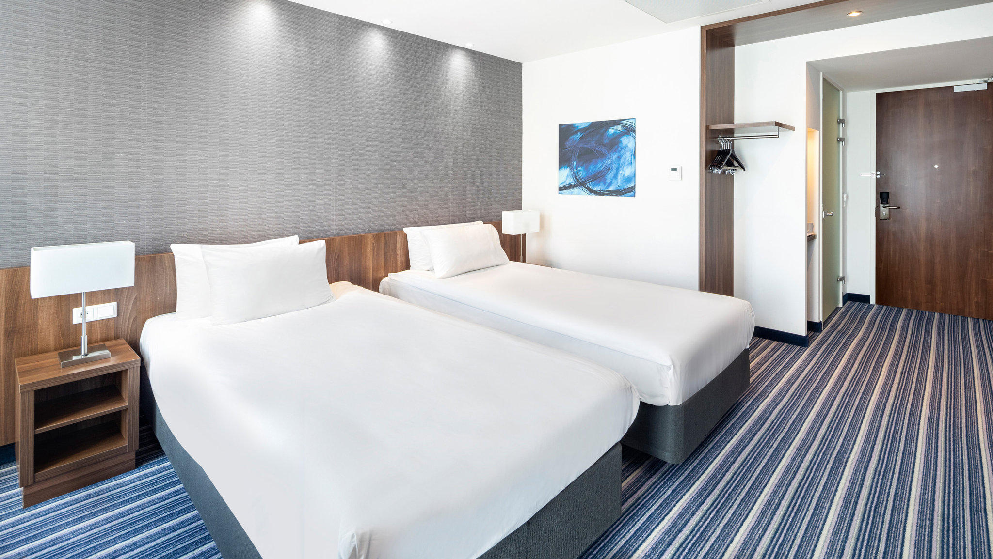 Фото Holiday Inn Express Rotterdam - Central Station