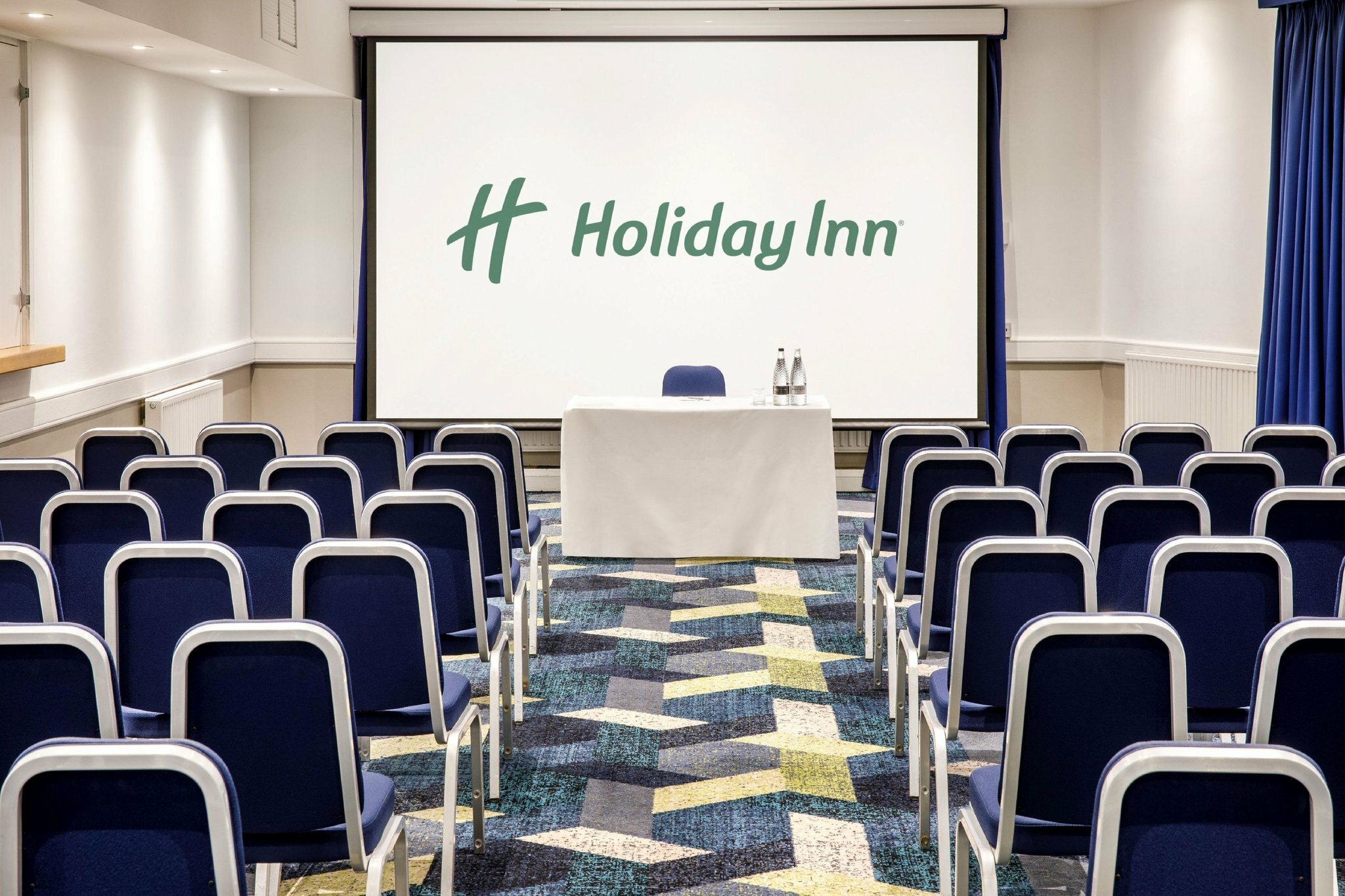 Фото Holiday Inn Basildon
