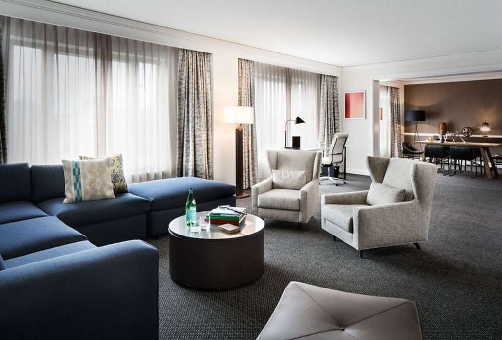 Фото The Logan Philadelphia, Curio Collection by Hilton