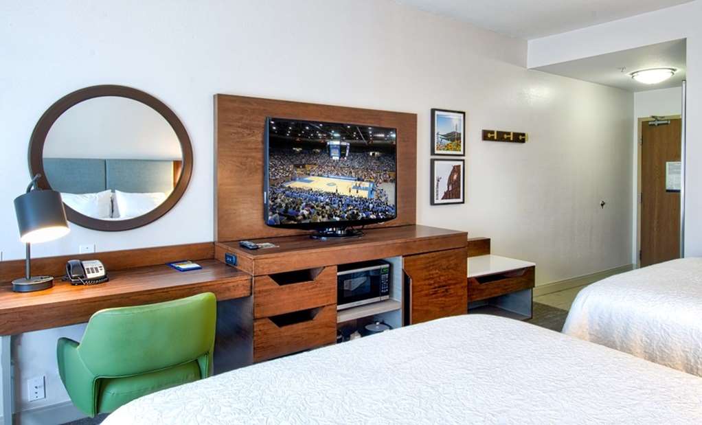 Фото Hampton Inn And Suites Hemet