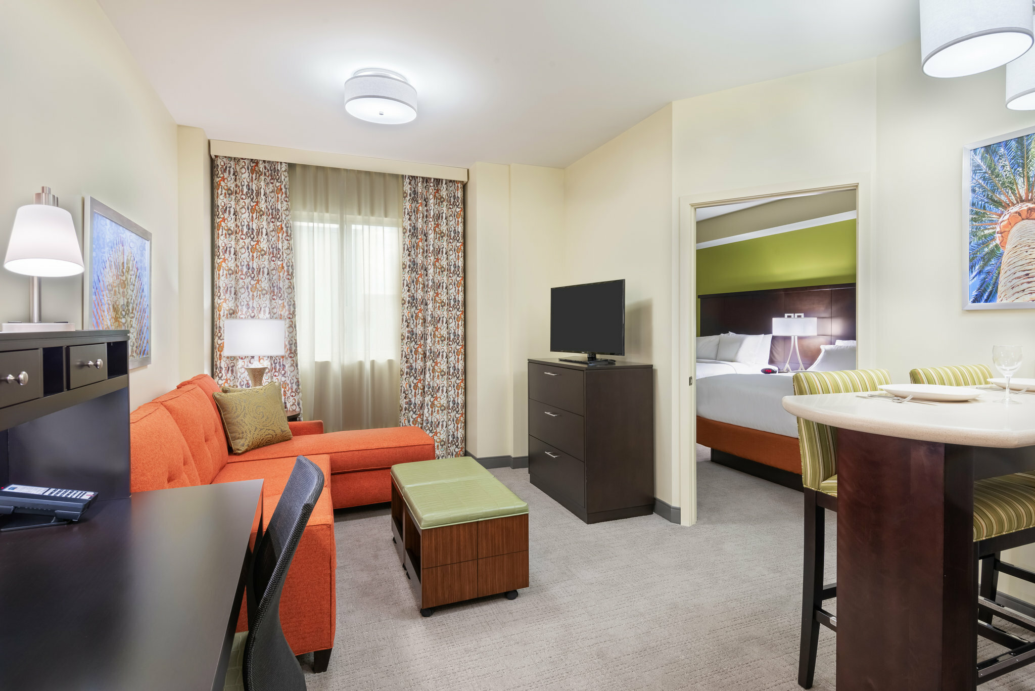 Фото Staybridge Suites Miami International Airport, an Ihg Hotel