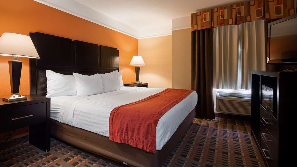 Фото Best Western Bayou Inn & Suites