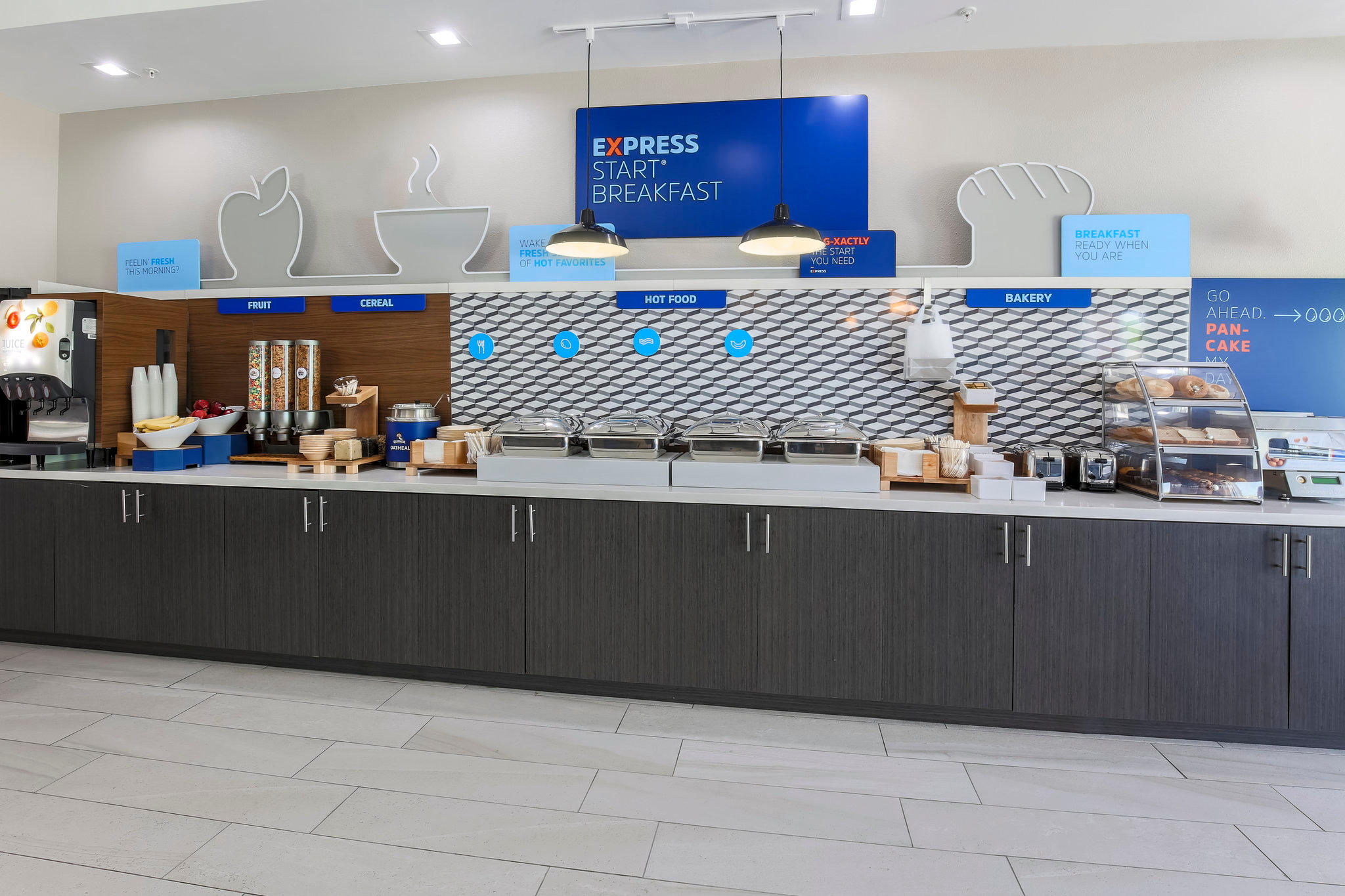 Фото Holiday Inn Express & Suites Houston - Hobby Airport Area, an Ihg Hotel