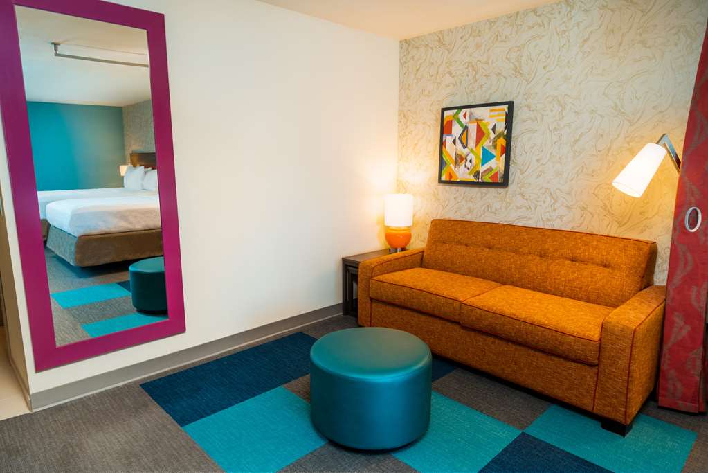 Фото Home2 Suites by Hilton Bakersfield
