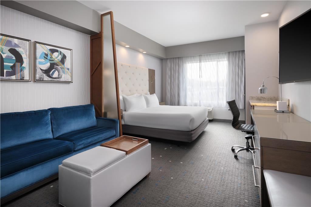 Фото Best Western Premier Hotel at Fisher's Landing