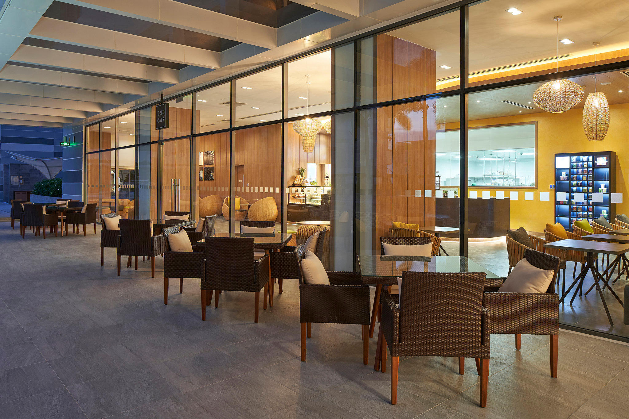 Фото Holiday Inn & Suites Saigon Airport