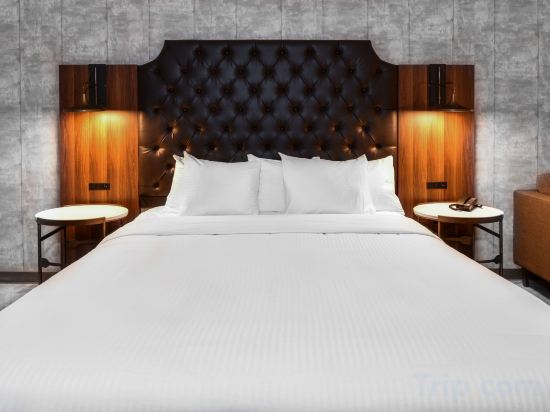 Фото Hollywood Inn Suites Hotel