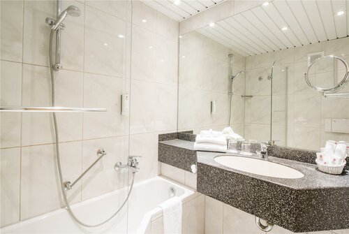 Гостиница Best Western Plus Hotel Am Schlossberg в Нюртингене