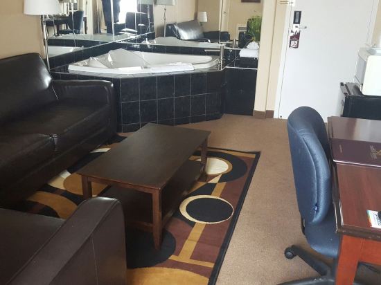 Фото Travelodge by Wyndham Regina