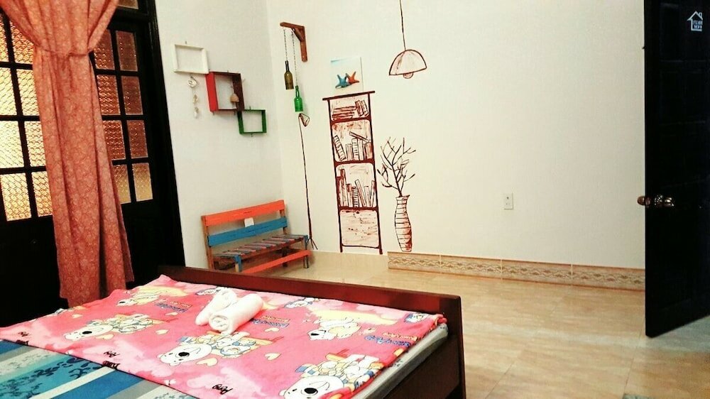 Фото Little Home Hostel