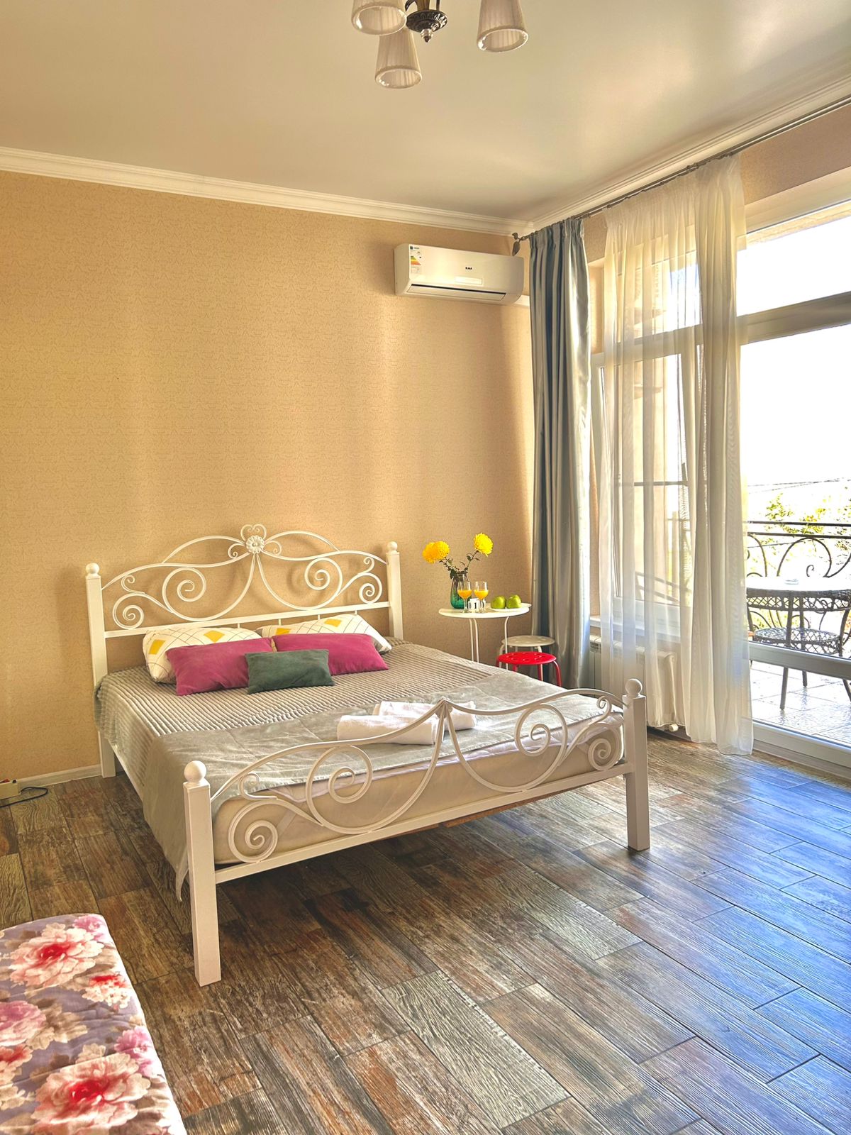 Фото Санни Хаус