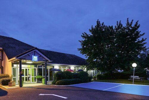 Гостиница Ibis budget Versailles Coignières в Версале