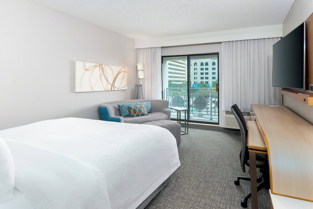 Фото Courtyard by Marriott Tampa Downtown