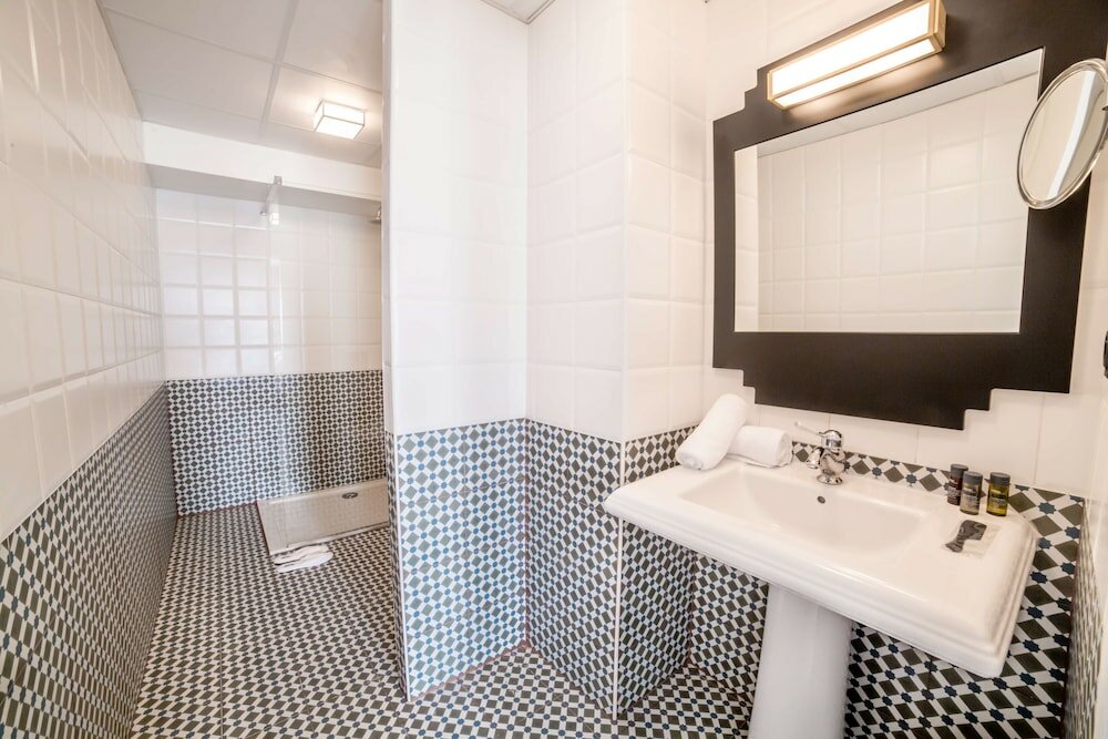 Фото Best Western Hotel Journel Antibes-Juan-les-Pins