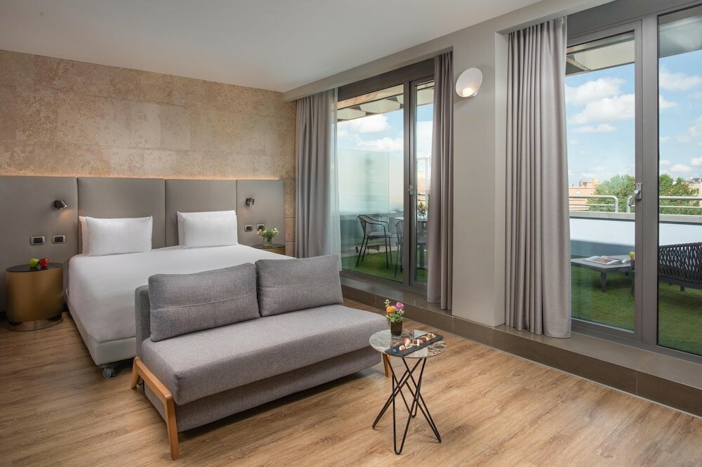 Фото Nh Bologna de la Gare