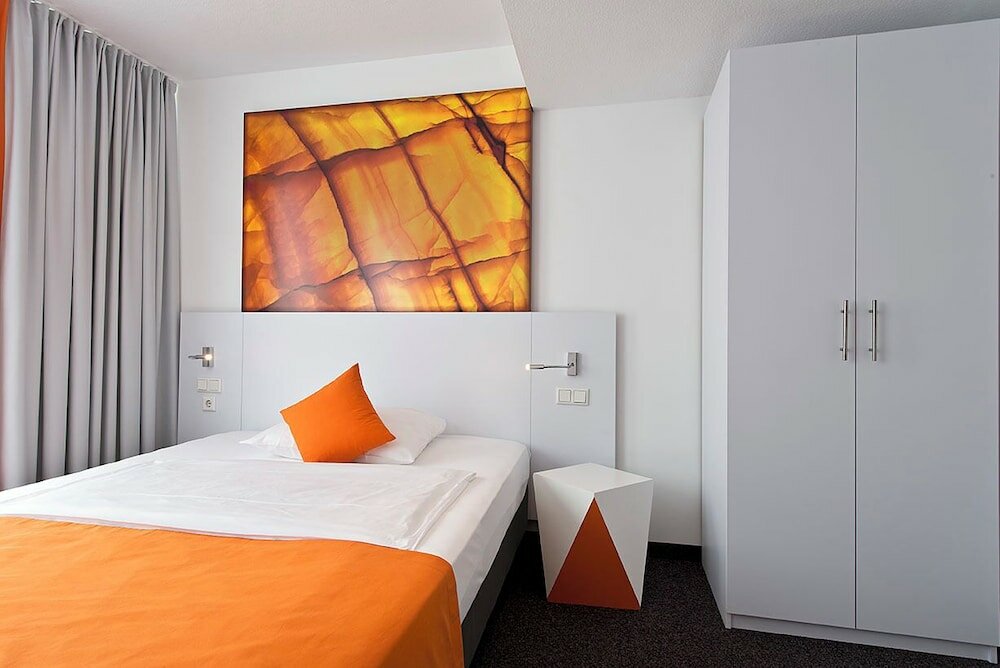 Фото Wyndham Garden Düsseldorf City Centre Königsallee