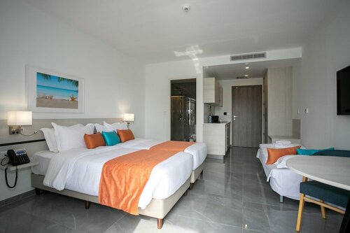 Гостиница Best Western Plus Larco Hotel на Кипре
