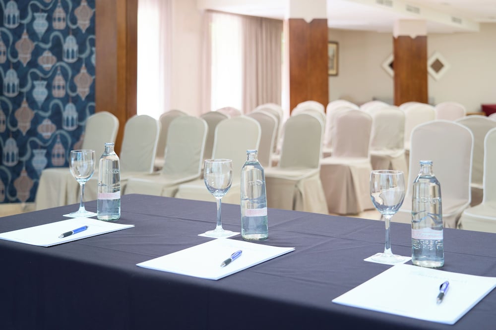 Фото Hotel Porcel Alixares