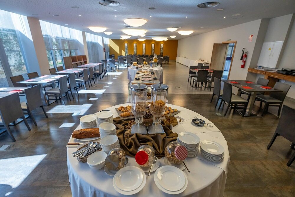 Фото Hotel Ciudad de Ponferrada