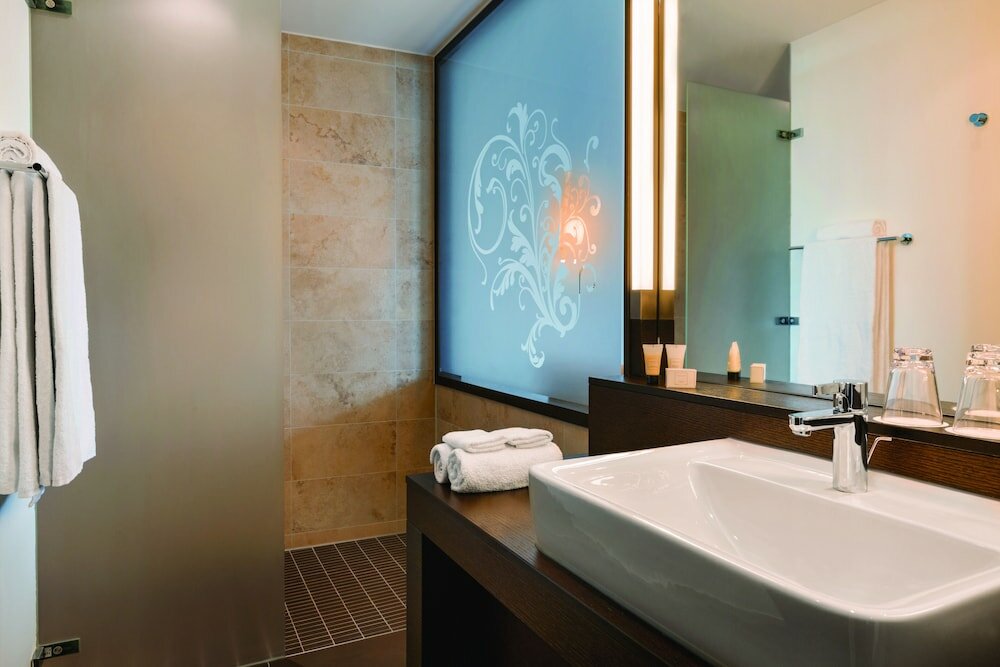 Фото Infinity Hotel & Conference Resort Munich