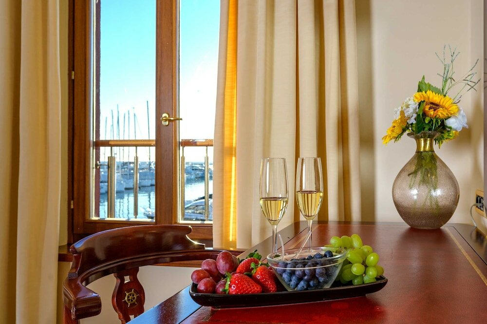 Фото Hotel Nautica