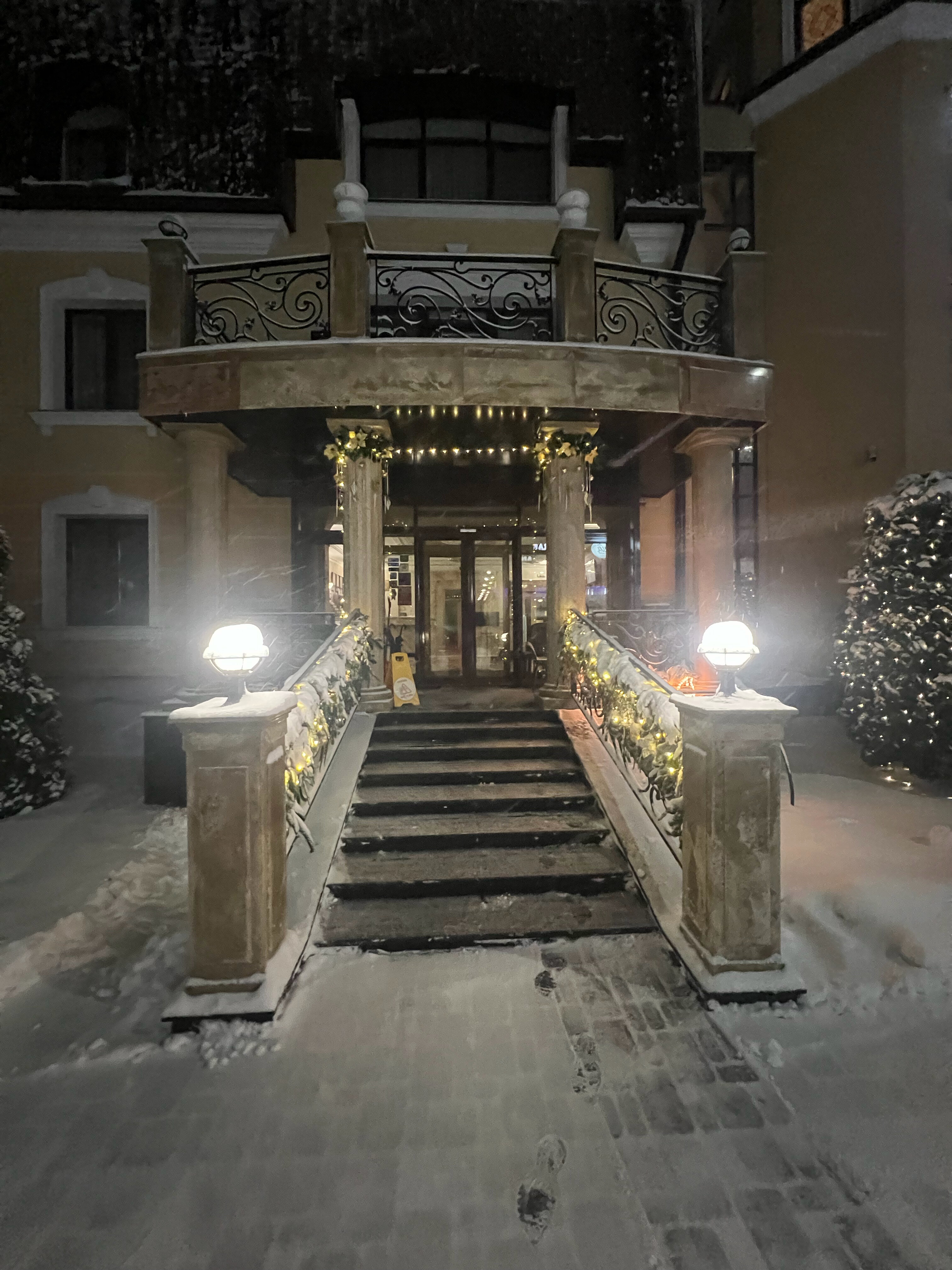 Фото Замковый