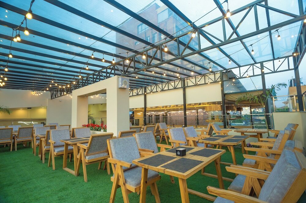 Фото Kathmandu Business Hotel