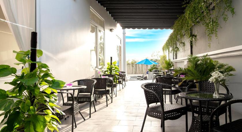 Фото Gold Beach Hotel