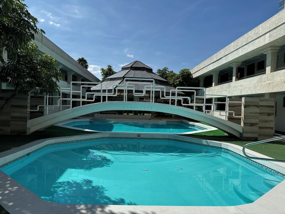 Фото Hotel Fiesta Tijuana