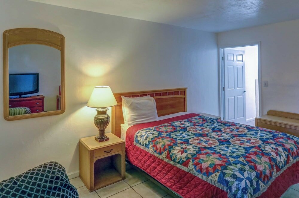 Фото Richard's Motel Extended Stay