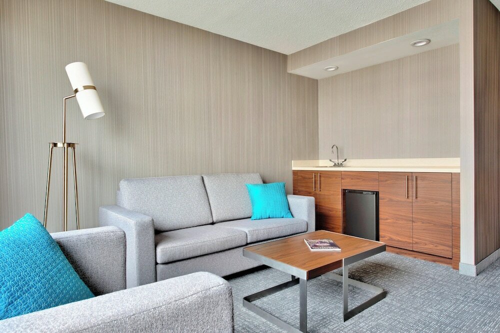 Фото Courtyard by Marriott Toronto Downtown
