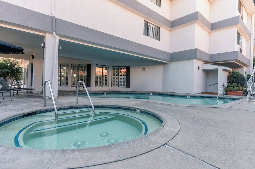 Фото Governors Inn Hotel