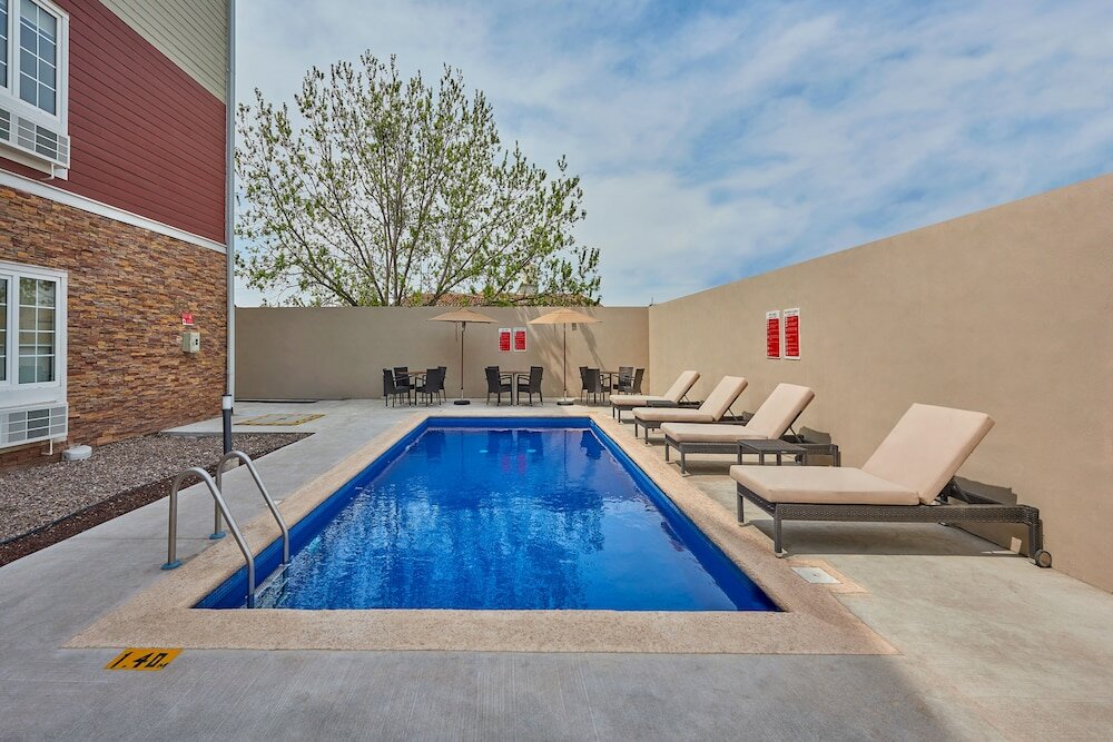 Фото Extended Suites Tijuana Macroplaza Hotel