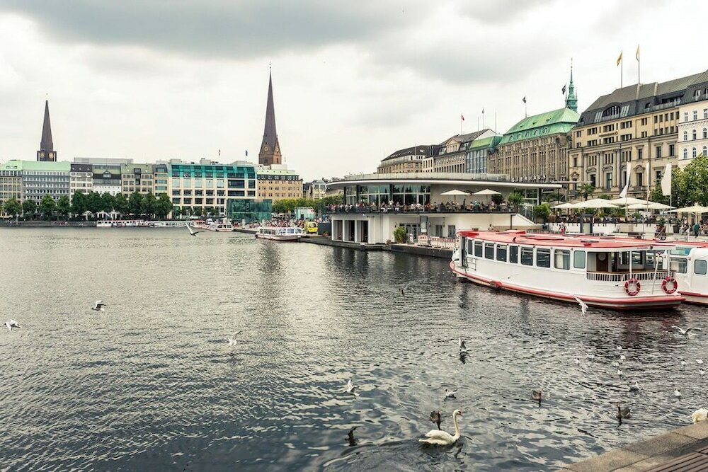 Фото Mercure Hotel Hamburg am Volkspark