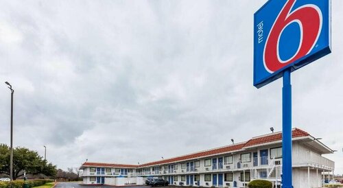 Гостиница Red Oak Inn в Норт Ричланд Хиллс